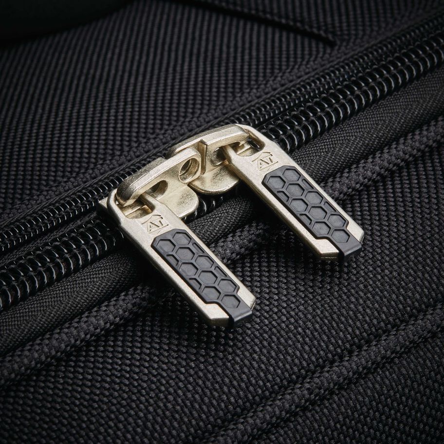 American tourister Meridian NXT Spinner Carry-On&trade; in the color Black. image number 5